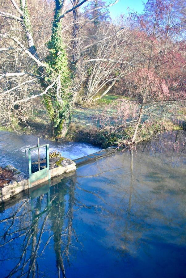 Moulin Sous La Vergne Nanteuil-en-Vallee Bagian luar foto